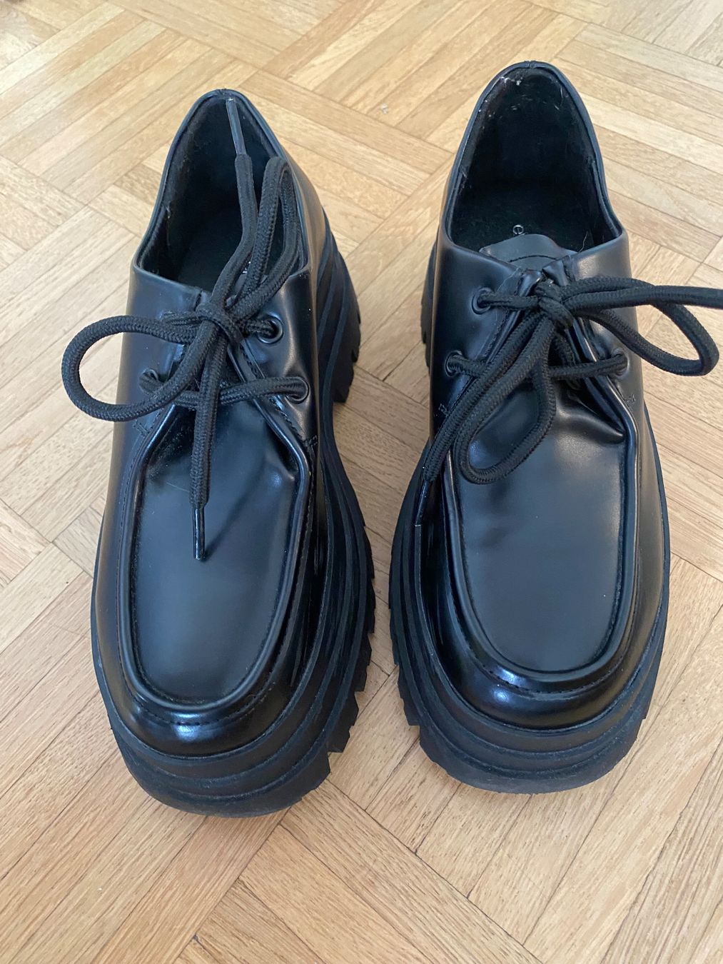 Scarpe da donna: Plateau Schuh, klobig, Gr. 38, schwarz – Usato da Bern venduto da kat_d9p5 1