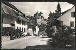 Aarburg, Strassenbild mit Schloss, um 1945