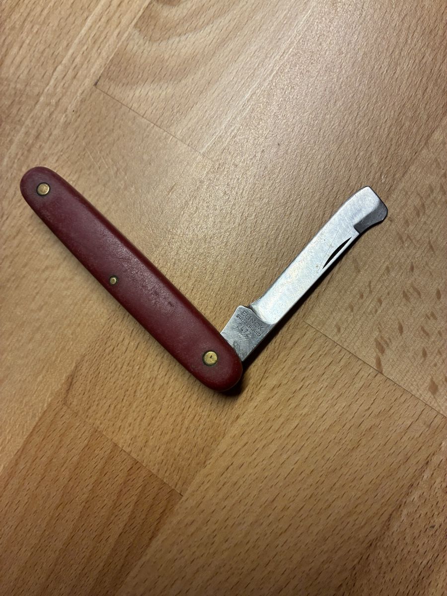 Coltelli tascabile: Couteau de poche.  – Usato da Les Bayards venduto da Mutz51