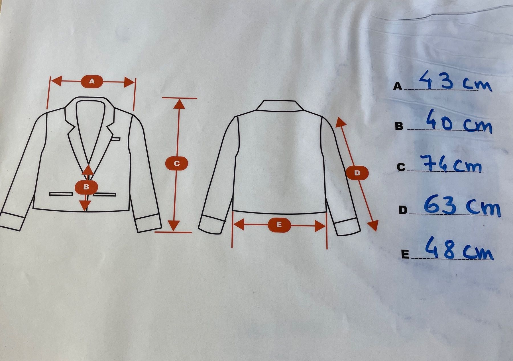 Globus Completi: GLOBUS Complet costume – Usato da Lausanne venduto da PlusValue_Lausanne 4