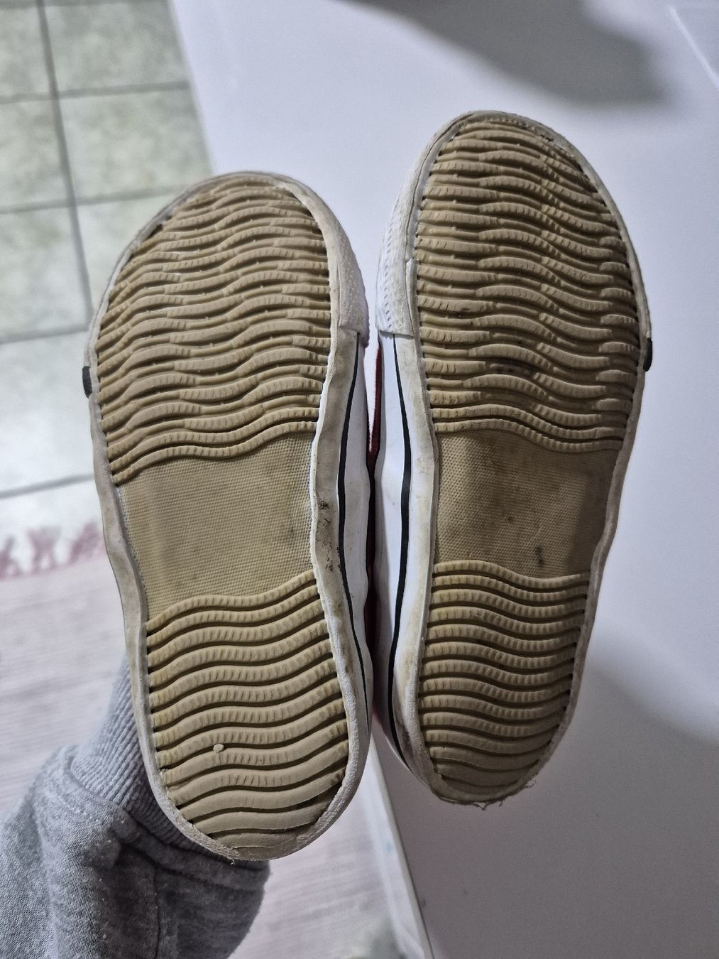 Scarpe per ragazzi: Sneaker Kinder 27 rot Hazard – Usato da Wynigen venduto da La_Talpa 2