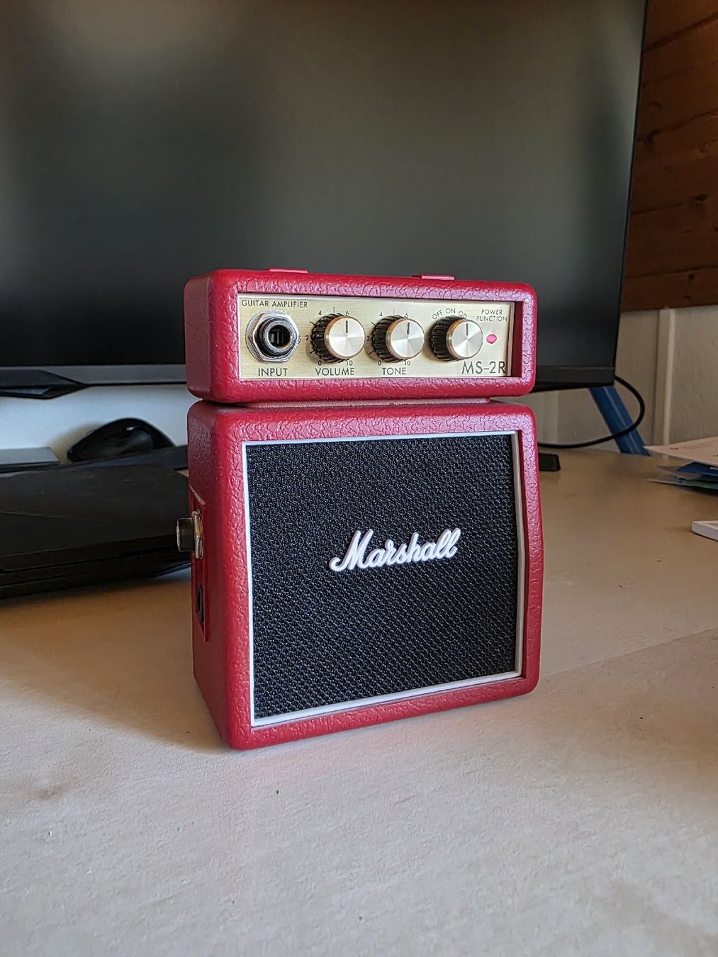 Marshall Amplificatori: Marshall MS-2R Rock-Rot Mini-Gitarrenverstärker  – Usato da Heiden venduto da Kuba.D 1