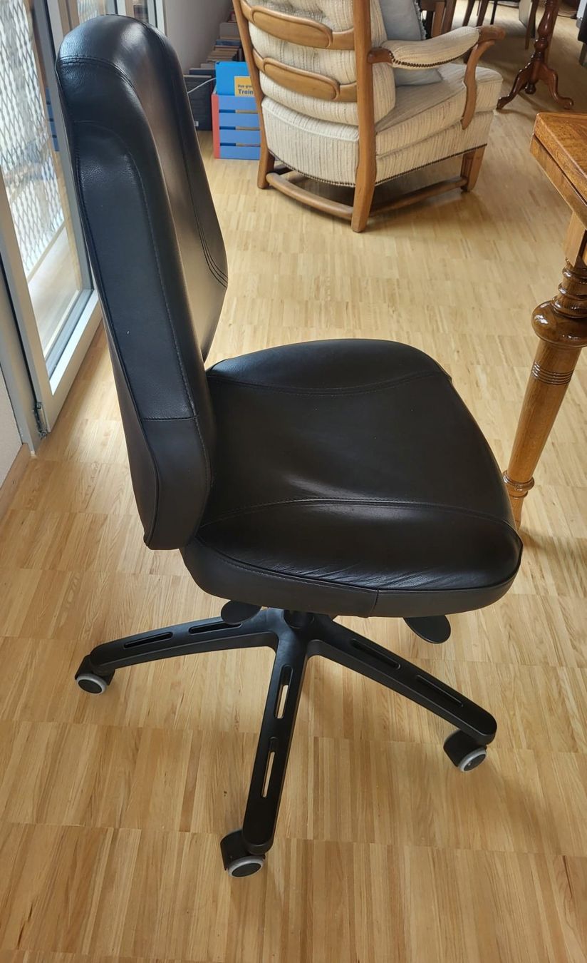 Ikea Stühle: Hochwertiger schwarzer Schreibtischstuhl! – Gebraucht aus Buchs AG von Bela11