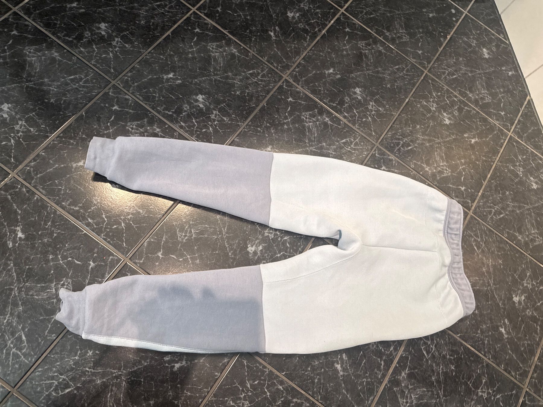 Nike Pantalons: Nike Tech Jogginghose – D'occasion à Jona par Twins0812 2