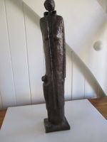 Skulptur Plastik Frau mit Kind auf Sockel LQC1 / 89