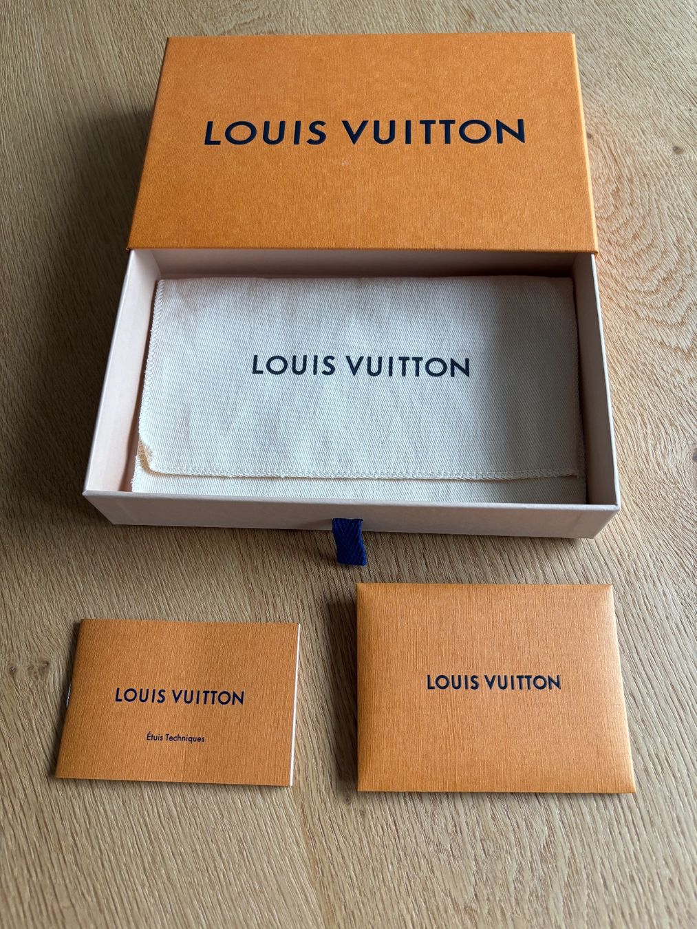 Louis Vuitton Altro per la casa: Louis Vuitton Box – Nuovo (secondo la descrizione) da Zug venduto da Deks