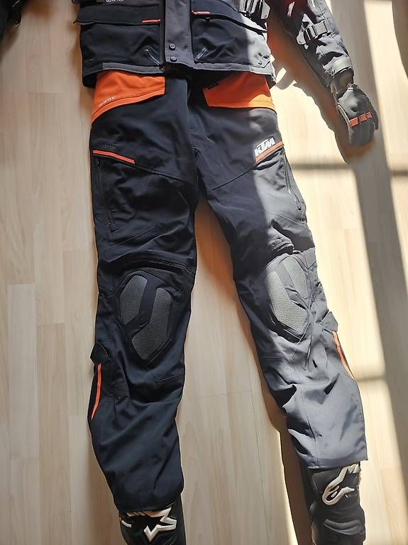 Lotti di vestiti: Motorradbeckleidung KTM – Usato da Schüpbach venduto da Nimba98 3