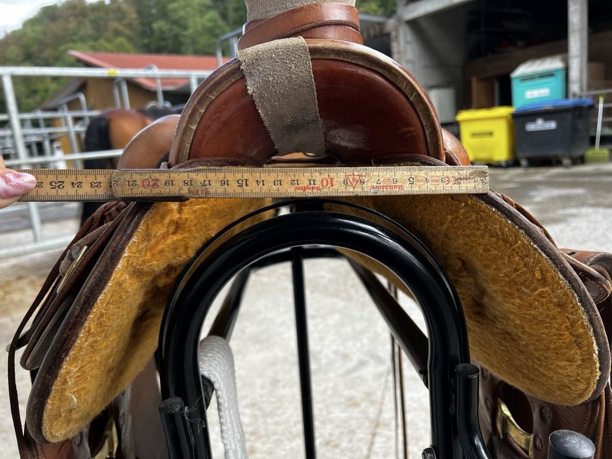 Selles, accessoires: Deuber und Partner Wade Sattel – D'occasion à Oerlingen par Lucaphil01 3