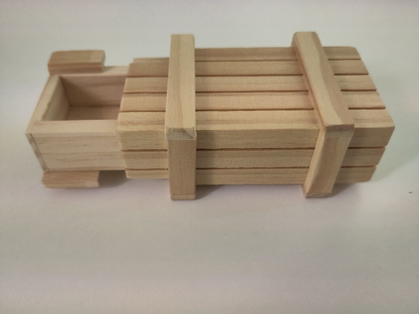 Giocattoli: 2 Holz Boxen mit Geheimfach, Knobelbox – Usato da Dübendorf venduto da Cocochala8 2