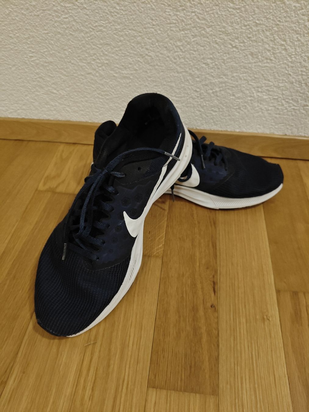 Nike Chaussures hommes: Nike Schuhe gr. 43 – D'occasion à Münsingen par pas_82kk