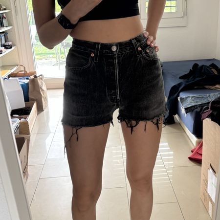 Levi's Jeans Shorts schwarz mit Knopfleiste Grösse XS