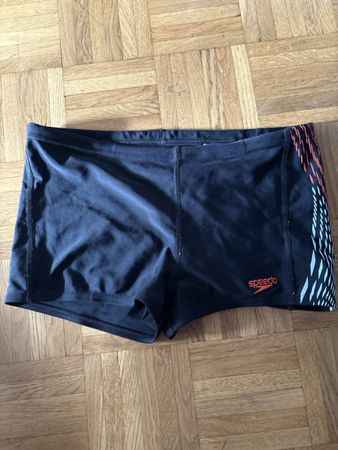 Maillot de bain Speedo garçon noir taille 13-14 ans bon état