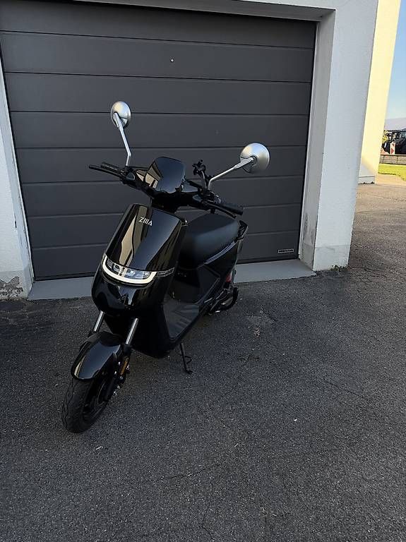 Elektromobile: Neuwertiger Elektro Roller Zilla Poco  – Neu und originalverpackt aus Ettiswil von Odaniels