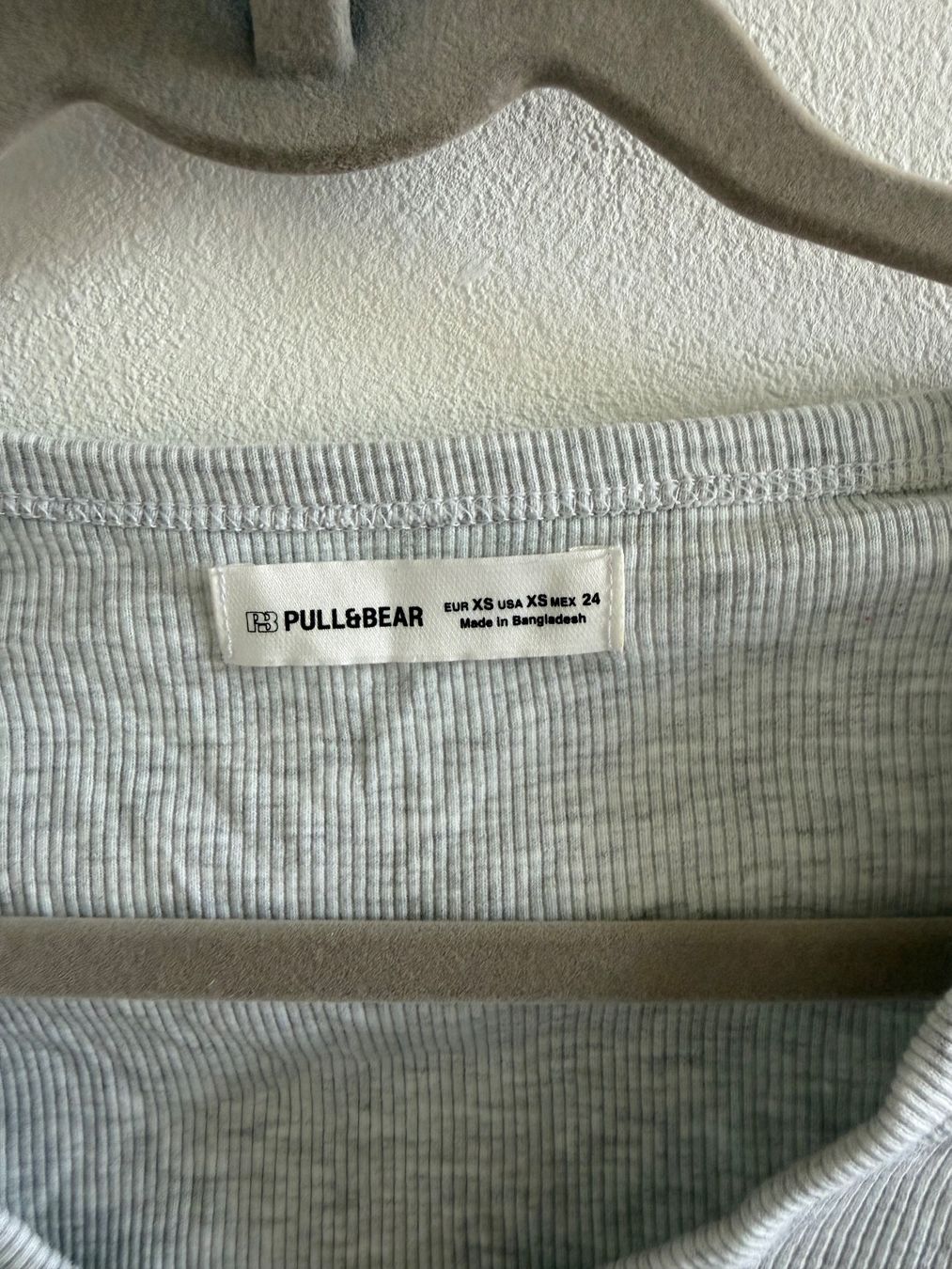 Pull&Bear Tops: Pull and Bear Grey top – Gebraucht aus Winterthur von 200_g8ht 1