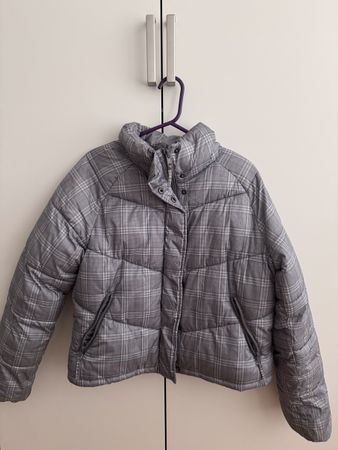 Kuschelige Winterjacke im Karo-Look, Grösse M, Top Zustand