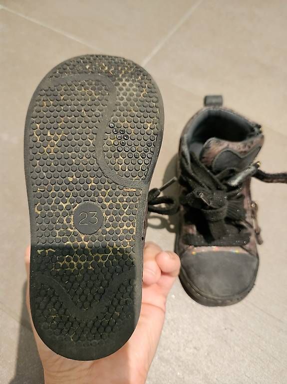 Scarpe per ragazzi: Baby Schuhe Gr 23 – Usato da Zürich venduto da ElizavetaT 2