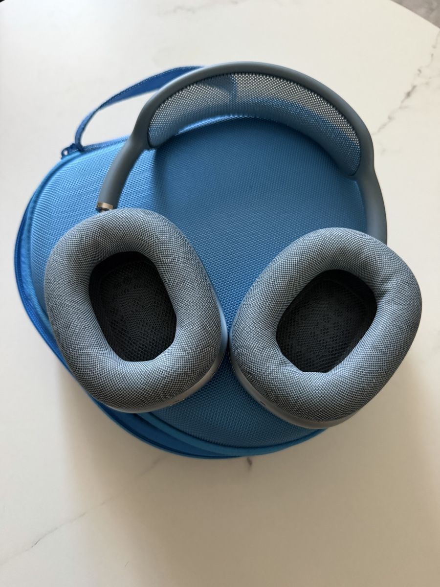 Apple Cuffie: Apple AirPods Max Kopfhoerer Silver/Blue mit Case – Nuovo (secondo la descrizione) da Frenkendorf venduto da Witwicky 1