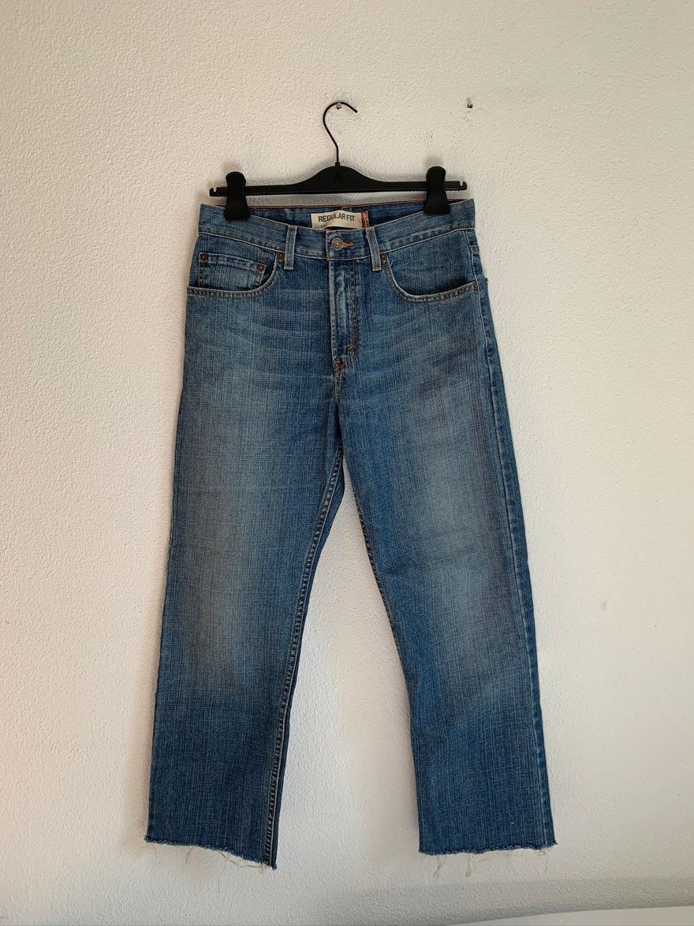 Levi's Jeans: LEVIS - Vintage Regular Jeans blau W31 L34 – D'occasion à Zürich par Diazaio