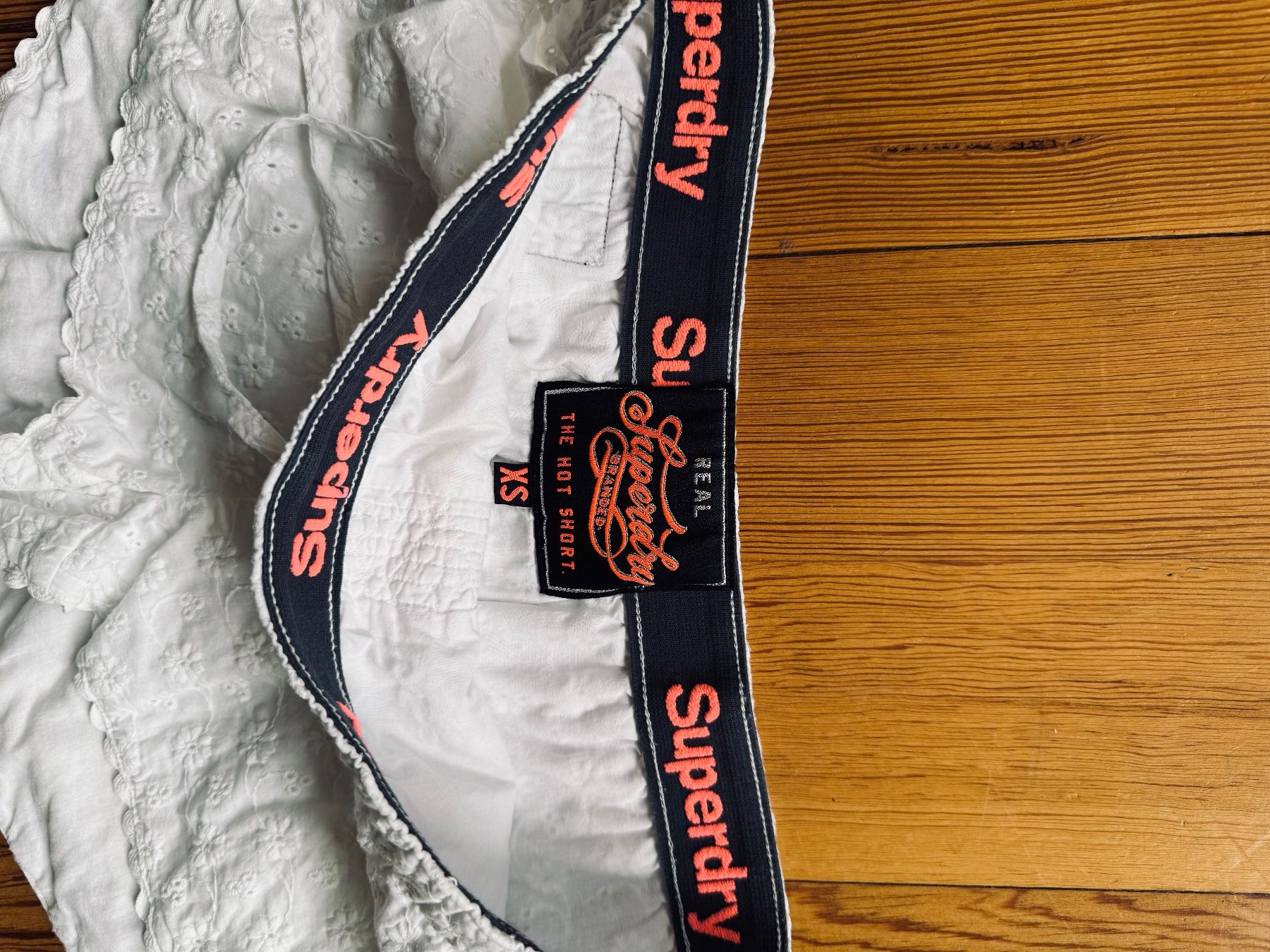 Superdry Lotti di vestiti: Sommerpants superdry – Usato da zürich venduto da Josmon 1