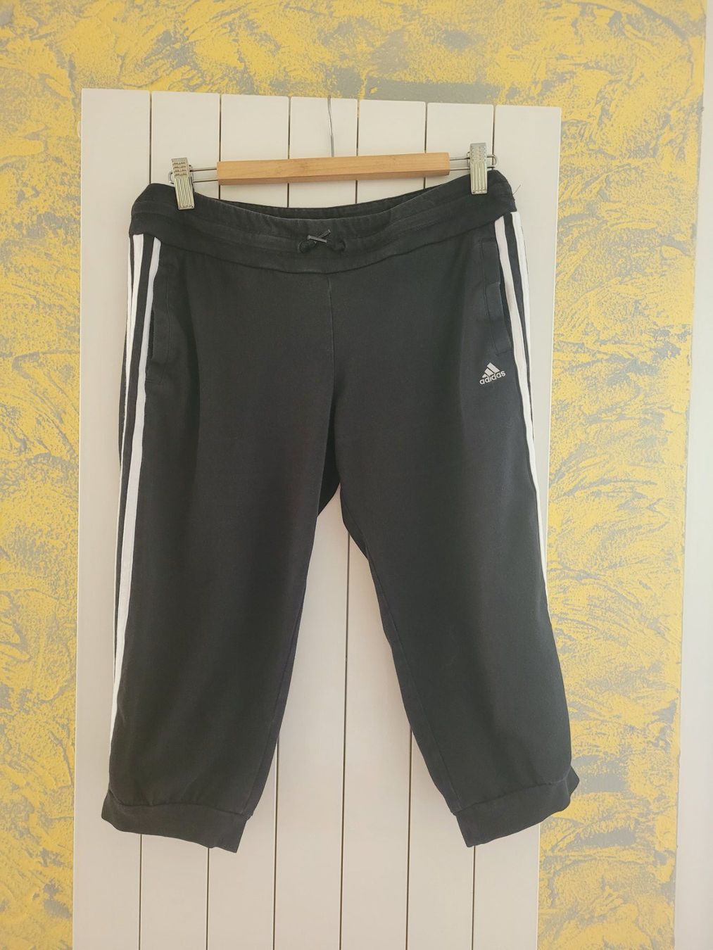 Adidas Pantaloni: Adidas 3/4 Damenhose Schwarz Gr.S – Usato da Sachseln venduto da Randow