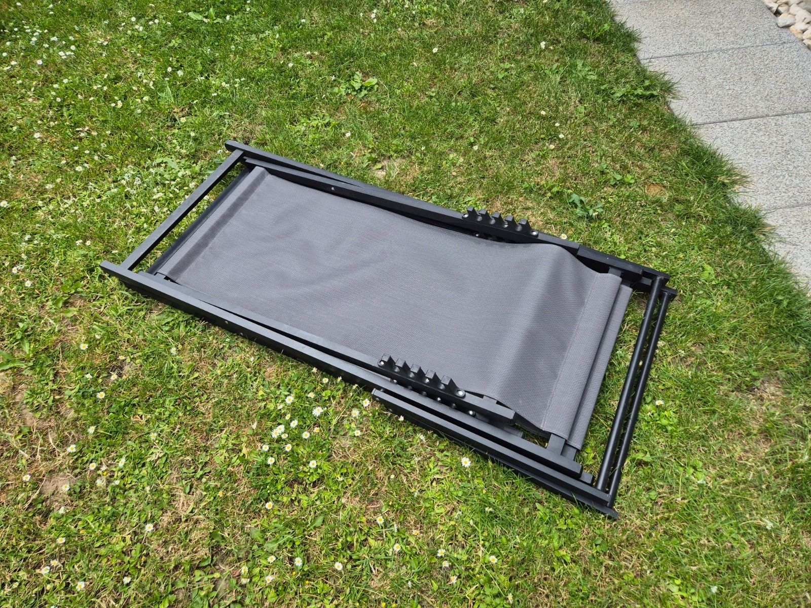 Sedie a sdraio: 2x Grey Folding Deck Chairs - Perfect for Summer Relaxation! – Usato da Untersiggenthal venduto da dorsie83 1