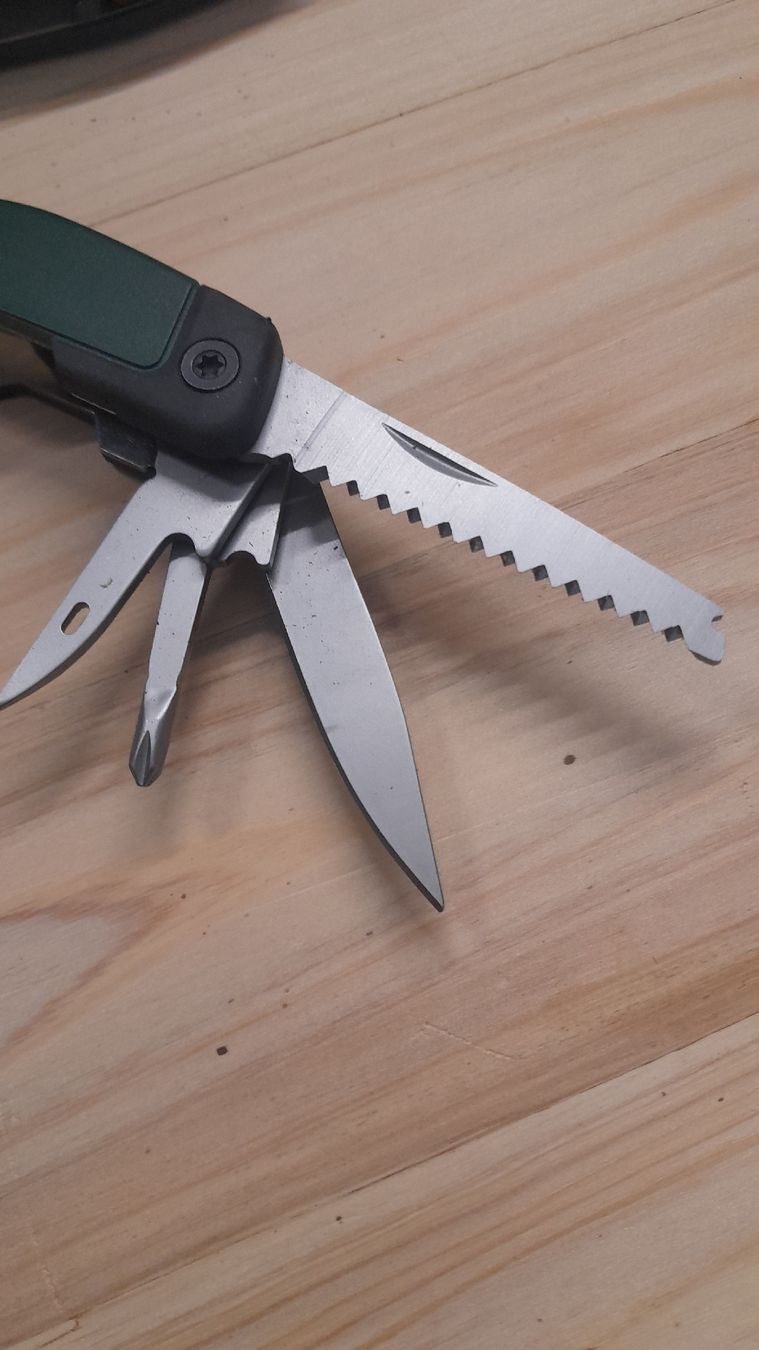 Bosch Tutti gli attrezzi: Bosch outil multifonction avec accessoires – Usato da Poliez-Pittet venduto da wilmout3 3