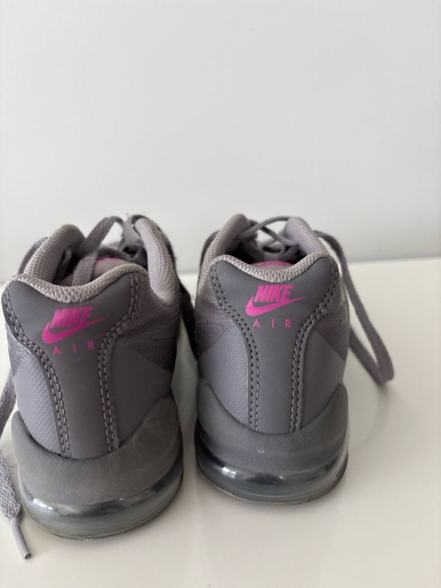 Nike Chaussures garçon: Nike Schuhe  – D'occasion à Salenstein par sehrgut 3