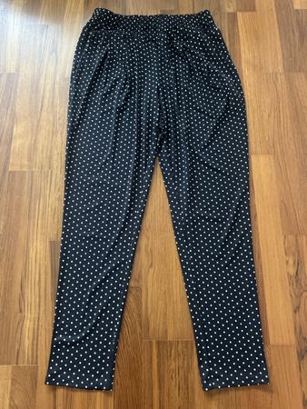 Gepunktete Sommerhose von Madeleine, Gr. 40 - Top Zustan