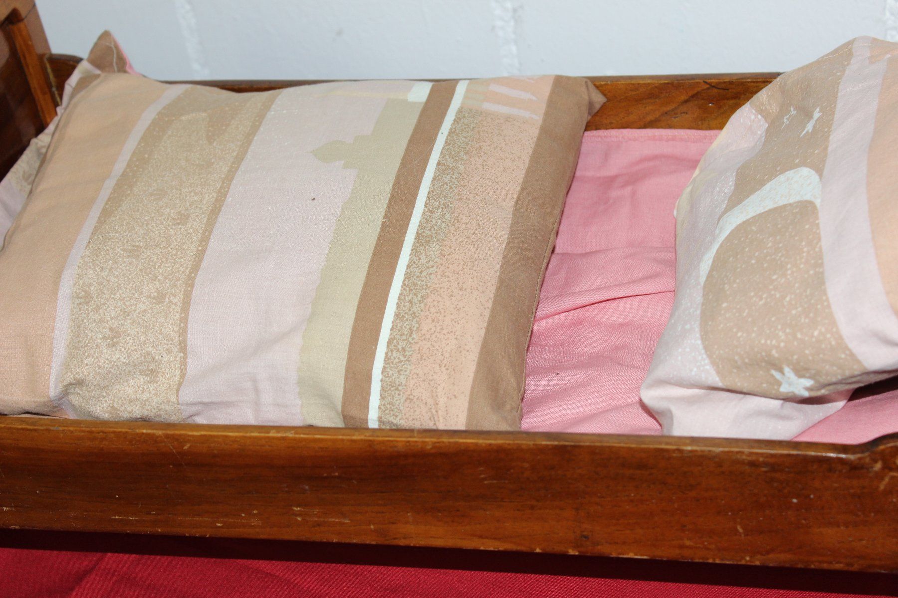 Puppen: Antikes Puppenbett mit Inhalt – Gebraucht aus Zürich von Lardoni 7