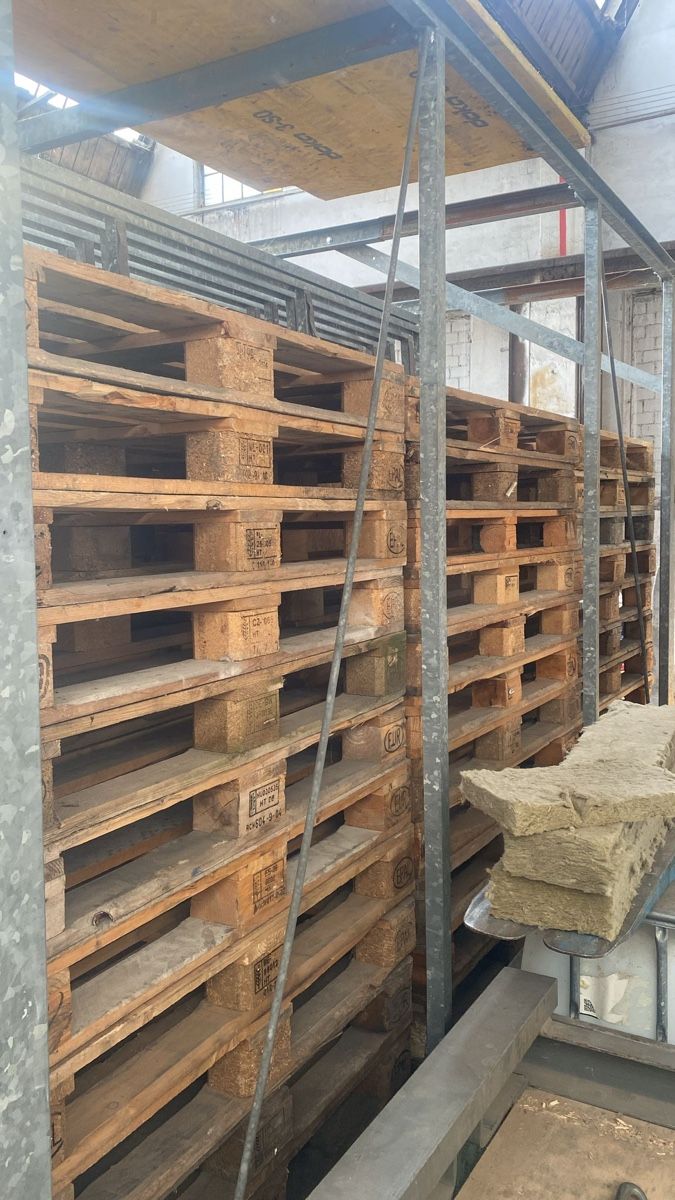 Pallets: Europaletten – Usato da Dübendorf venduto da Storm2001