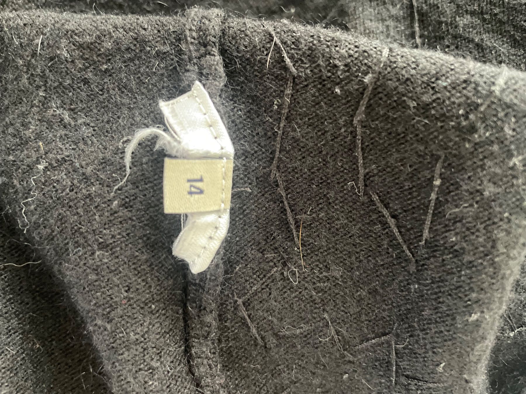 Vestiti & Gonne: Strickkleid von GUESS 152 – Usato da Allschwil venduto da Naike06 3