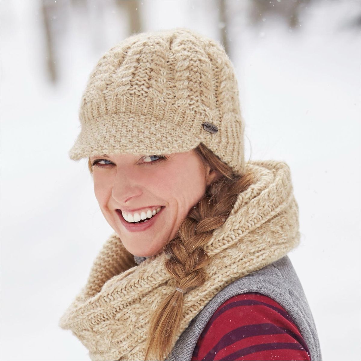 Copricapi, berretti & cappellini: Warm knitted winter cap for ladies – Usato da Luzern venduto da ang_vgh6 2
