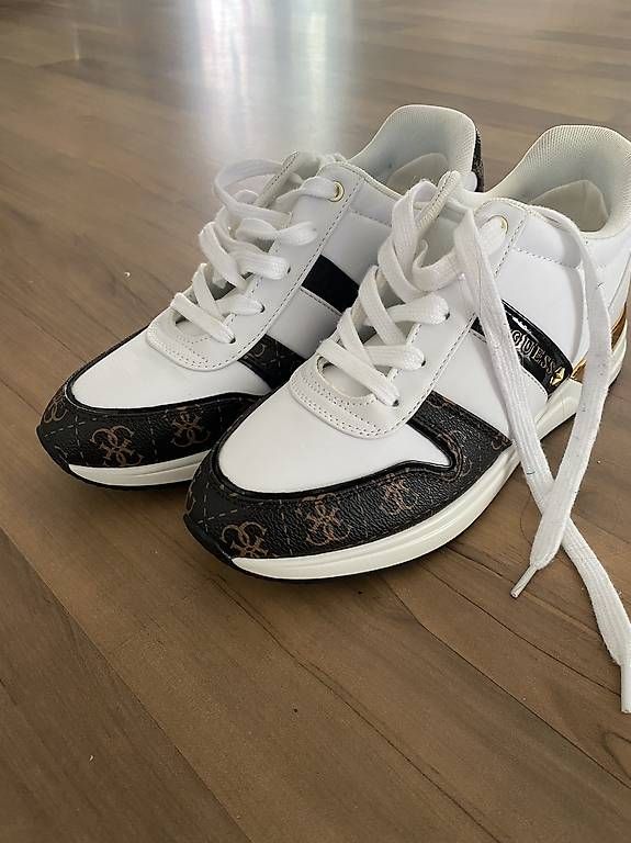 Scarpe da donna: Sneaker Guess neu, Gr 40 – Nuovo e nell'imballaggio originale da Bachs venduto da diesunddas13 4