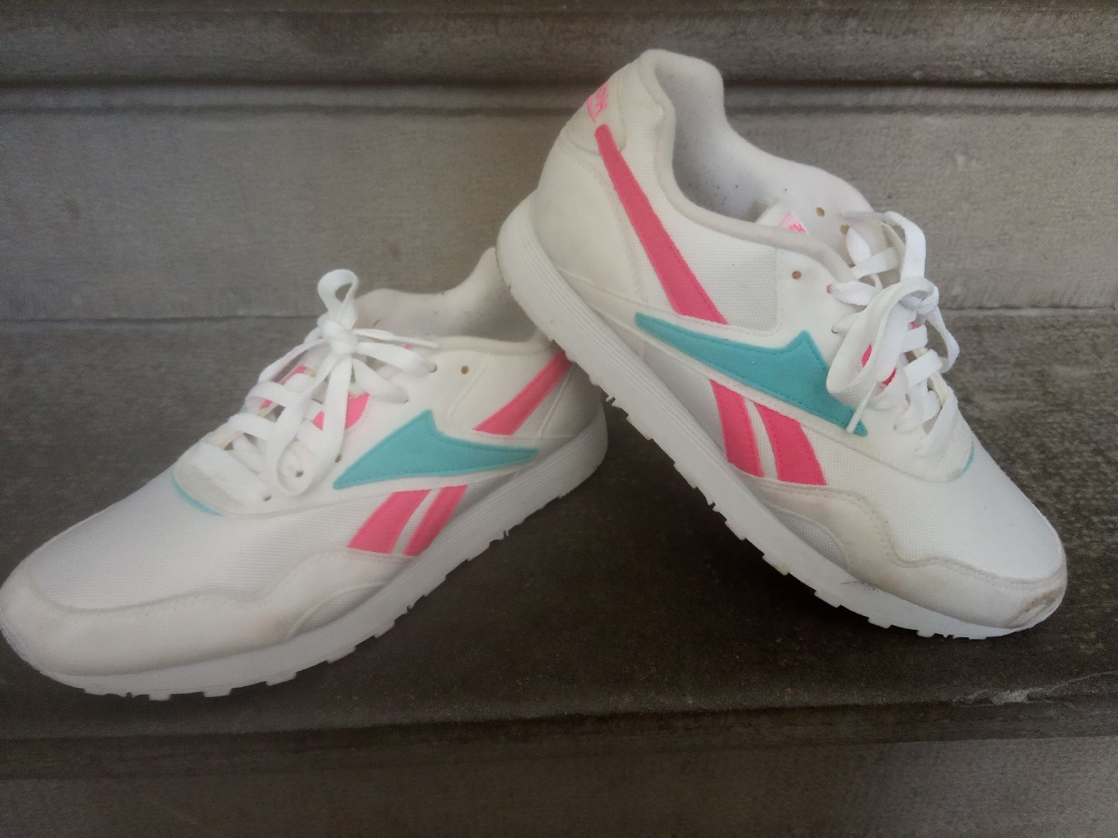 Reebok Scarpe da uomo: Reebok Classic – Usato da Rivaz venduto da AntoineGD