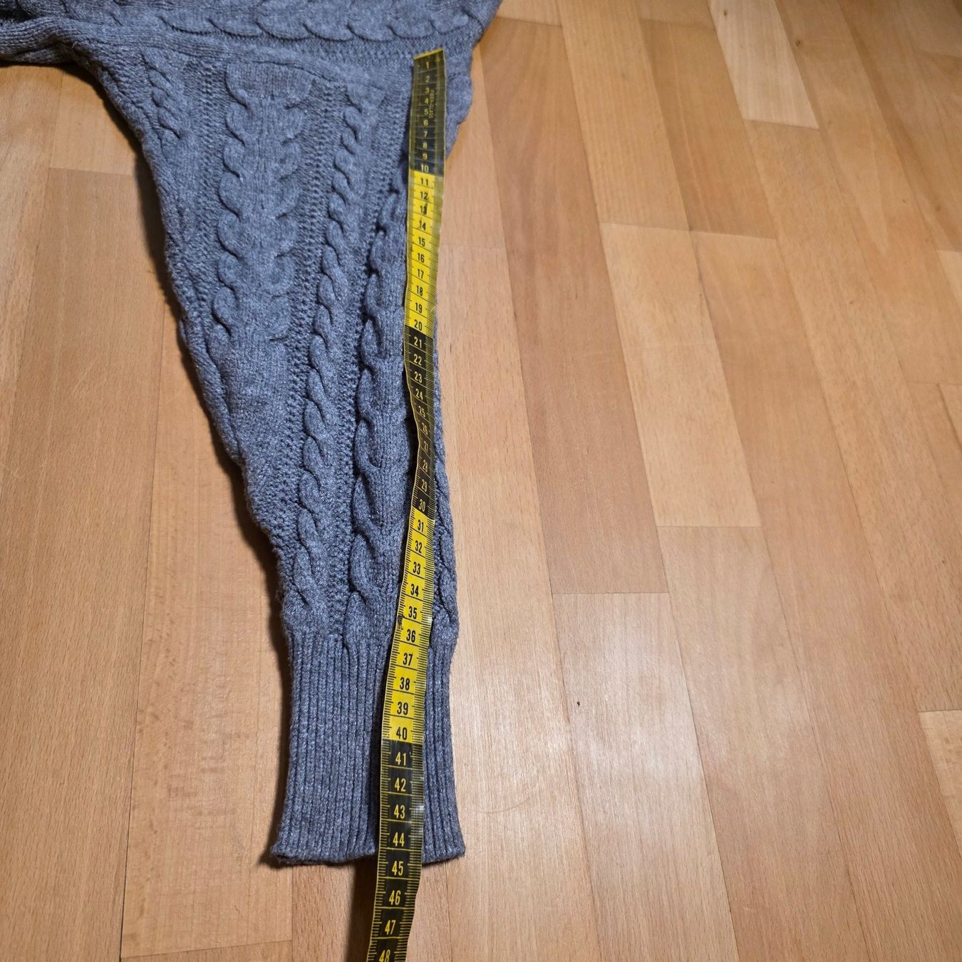 Maglioni & Felpe: Grauer Crop Strickpullover Gr. S/M – Usato da Wald ZH venduto da CapLux 3