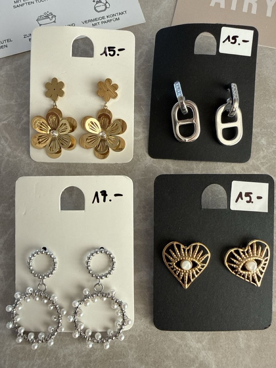 Ohrringe & -stecker: Ohrringe 4er Set von AIRYS – Neu und originalverpackt aus Adlikon b.Regensdf von Sikkkkkki 1