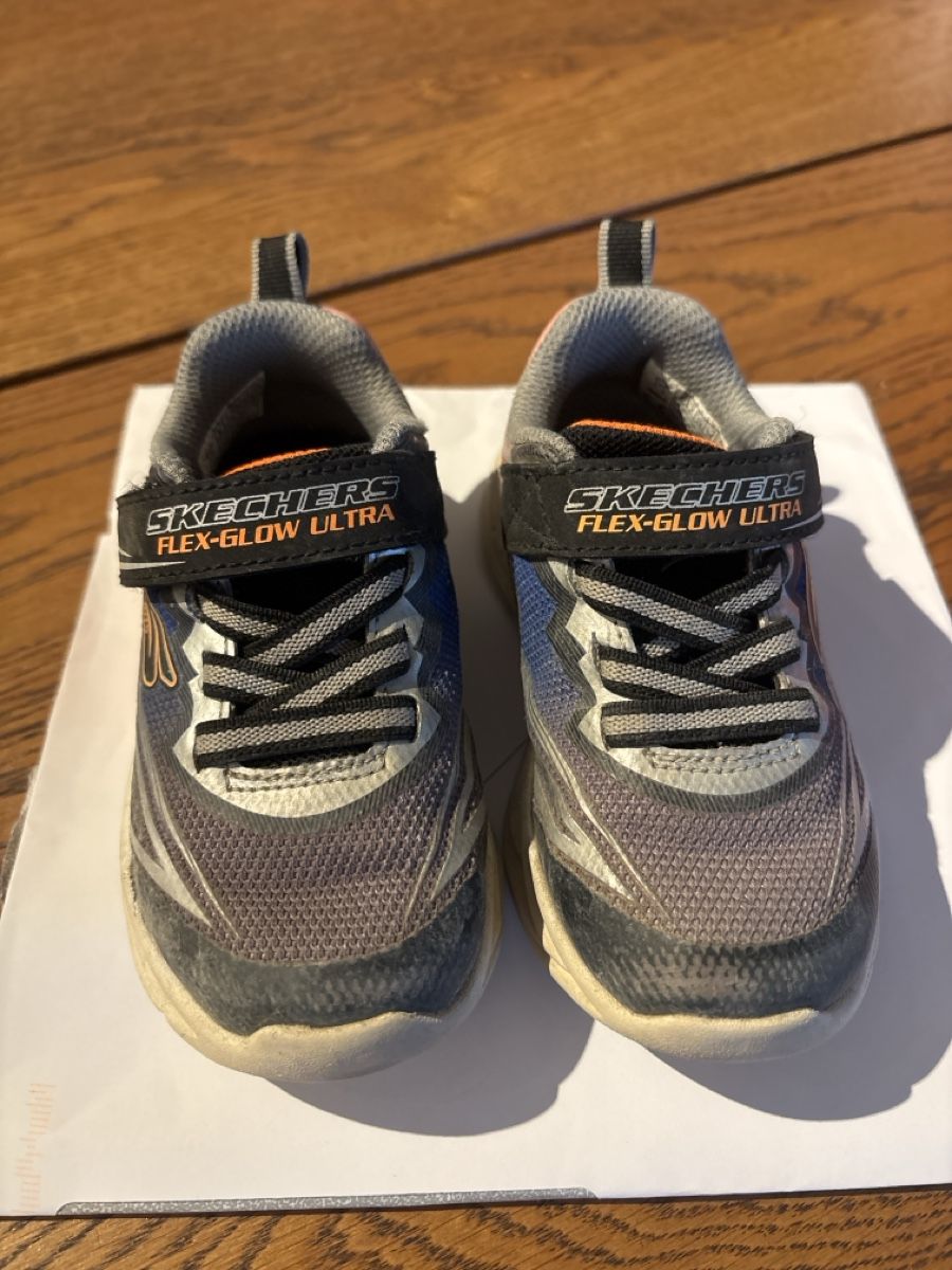 Skechers Scarpe per ragazzi: Skechers Flex-Glow Ultra, Grösse 24 – Usato da Liestal venduto da Efri33