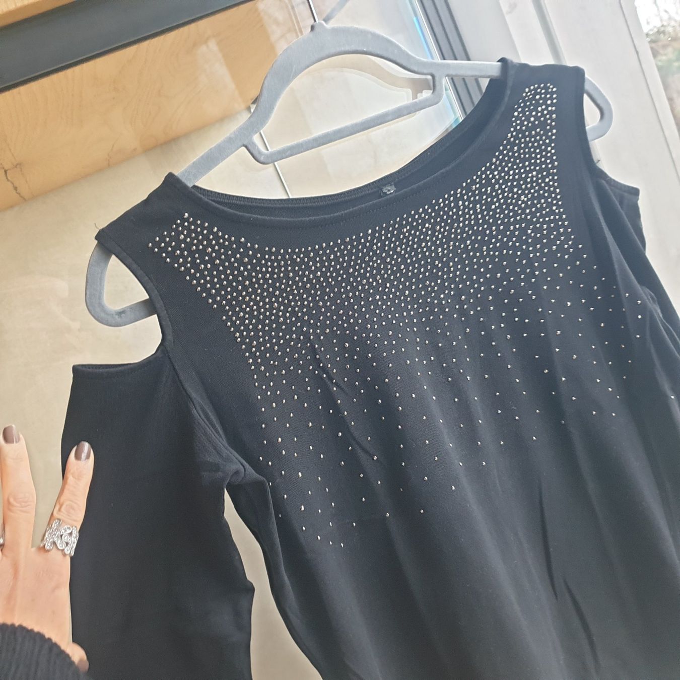 Maglioni & Felpe: 🐸 COLD SHOULDER PULLOVER / TOP L MIT METALLSTEINCHEN – Nuovo (secondo la descrizione) da Môtier (Vully) venduto da Frogs 3