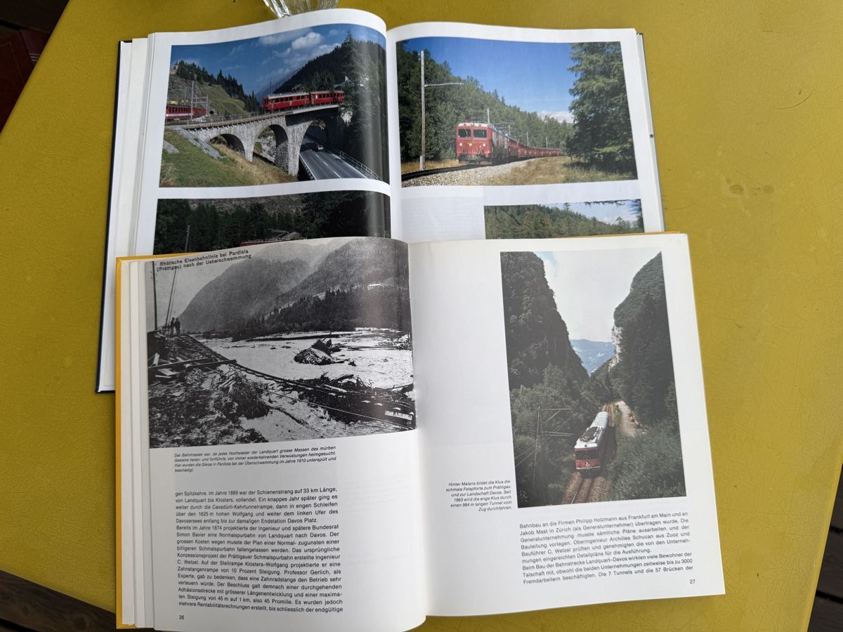 Libri: 2 Bücher Rhätische Bahn Eisenbahn Schweiz  – Usato da Ennetbaden venduto da mapa05 2