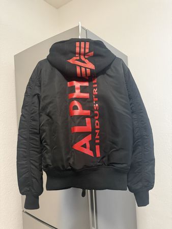 Alpha Industries Winterjacke, Schwarz, Grösse M, Top wie neu