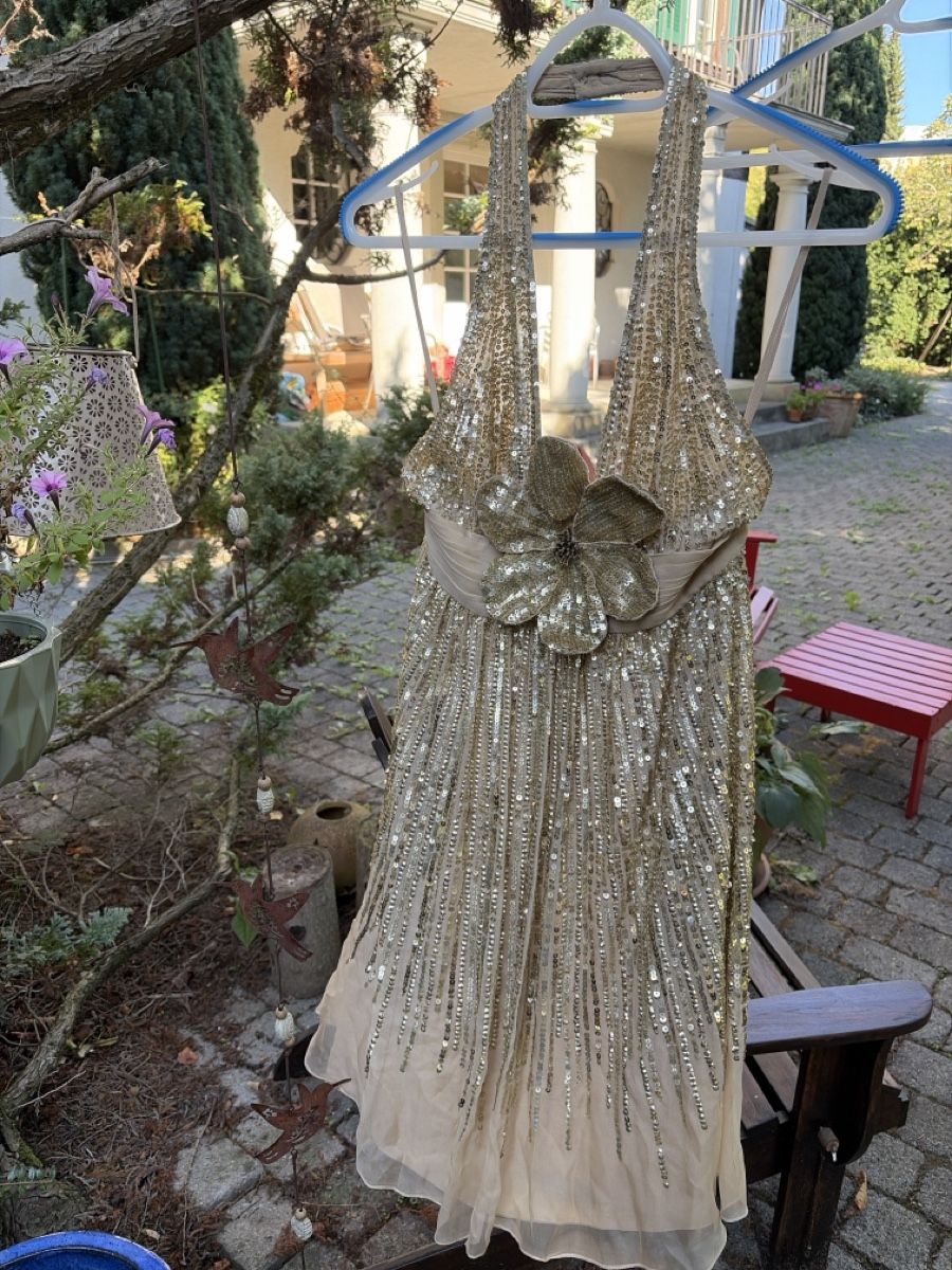 Elie Saab Vestiti: Elie Saab Kleid – Usato da Adliswil venduto da Rampella