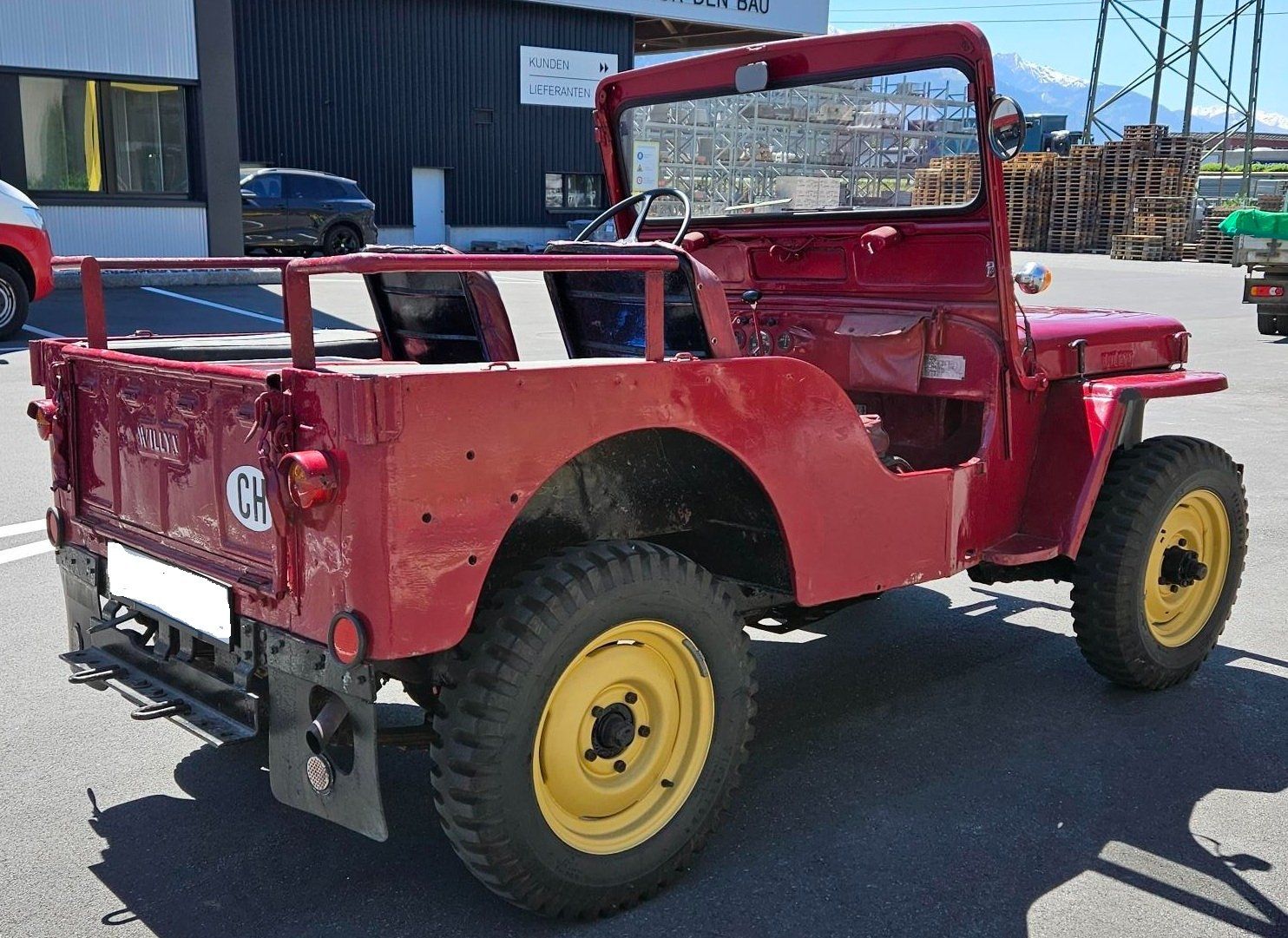 Jeep Automobili: Willys Jeep CJ3b UNIVERSAL J – Usato da Chur venduto da Pilatus1234 2