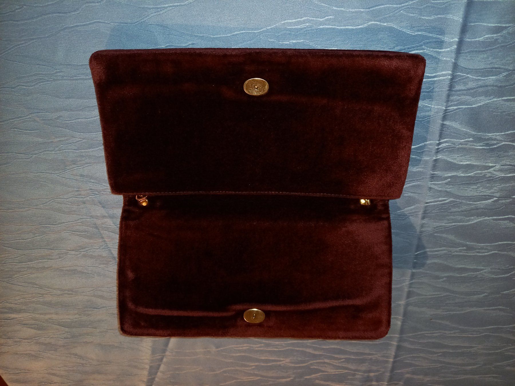 Borse da donna: Borsetta vintage pochette da sera bordeau – Usato da Brione s. Minusio venduto da clk_8kjj 1