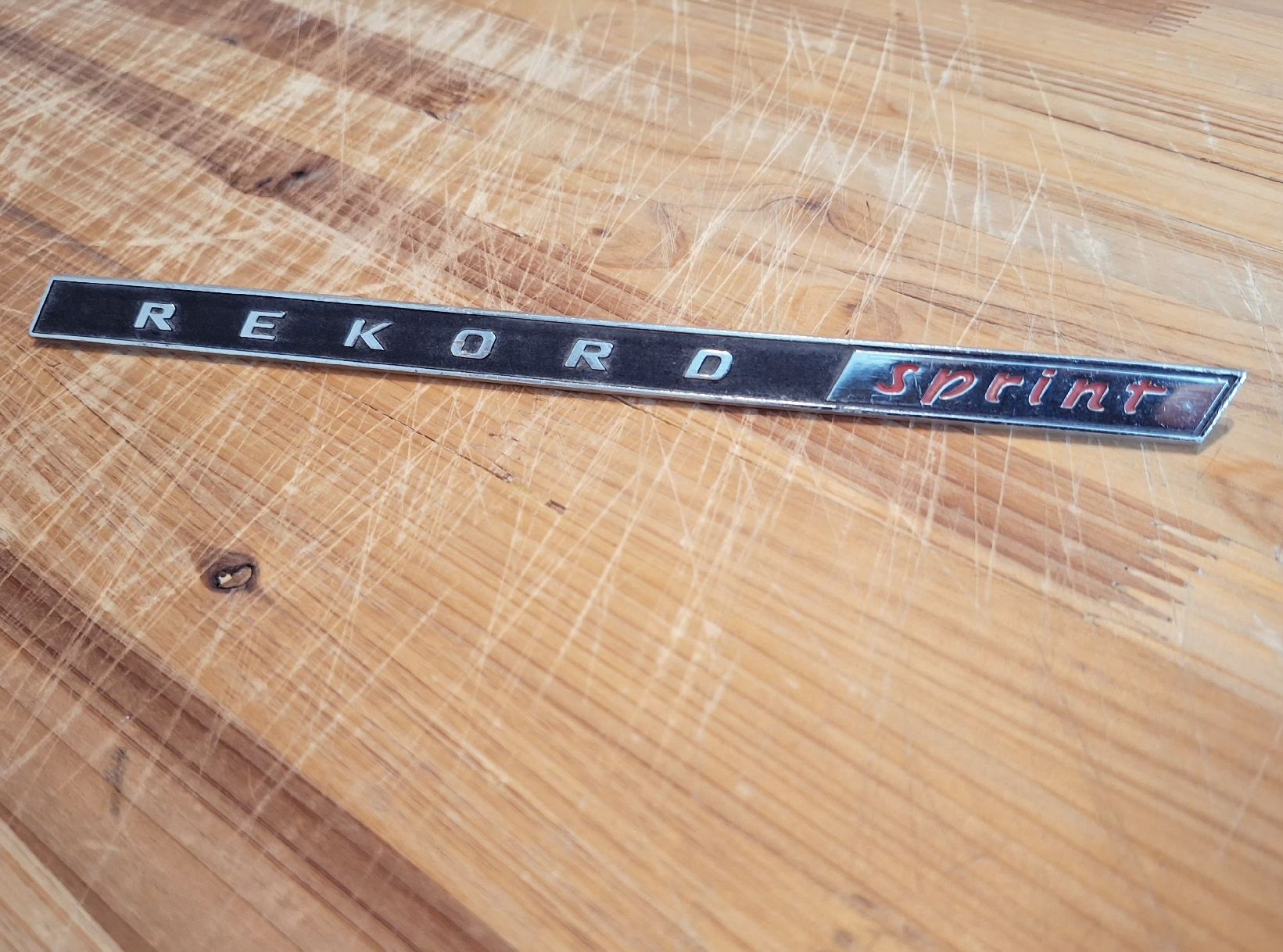Opel Tutti pezzi di ricambio auto: Opel Rekord Sprint Oldtimer Emblem – Usato da Triesen venduto da BLACKSHEEP75 2
