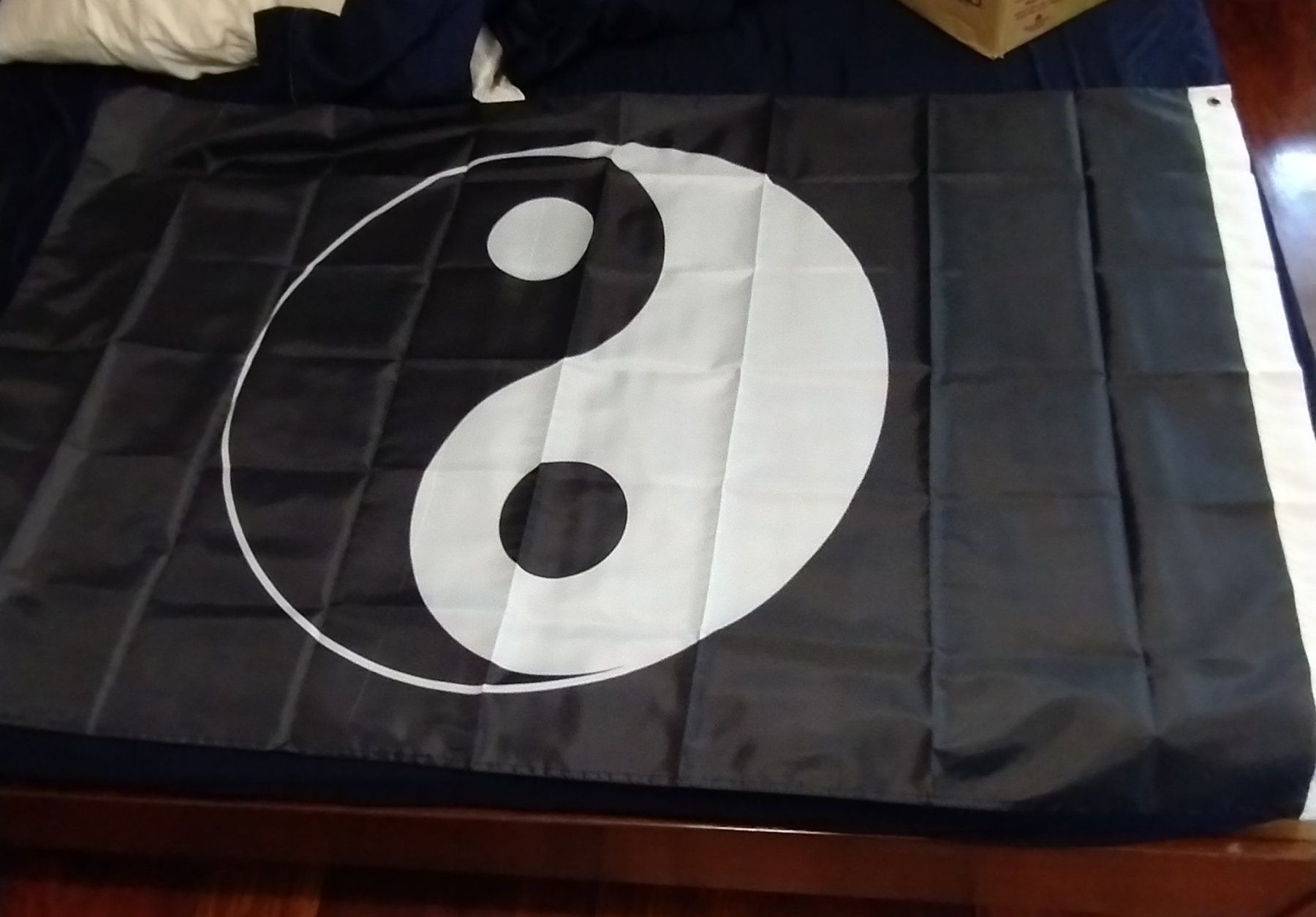 Bandiere: Yin Yang Tai Chi Flagge - Drapeau mexicain 90 x 150 cm – Nuovo e nell'imballaggio originale da Bussigny venduto da NATURALO