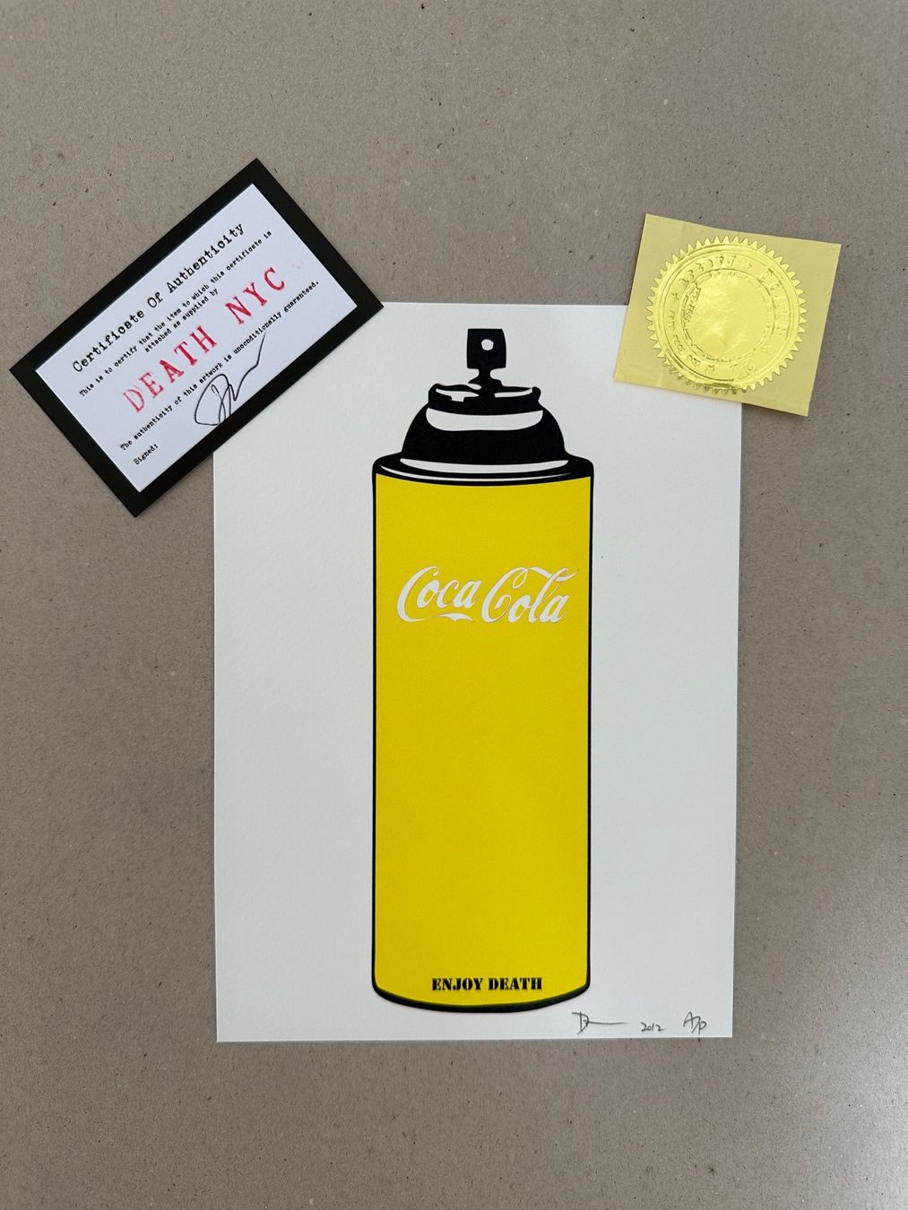 Grafiken & Lithographien: Death: Coca Cola Spray, signiert – Neu (gemäss Beschreibung) aus Meilen von Smgdesign