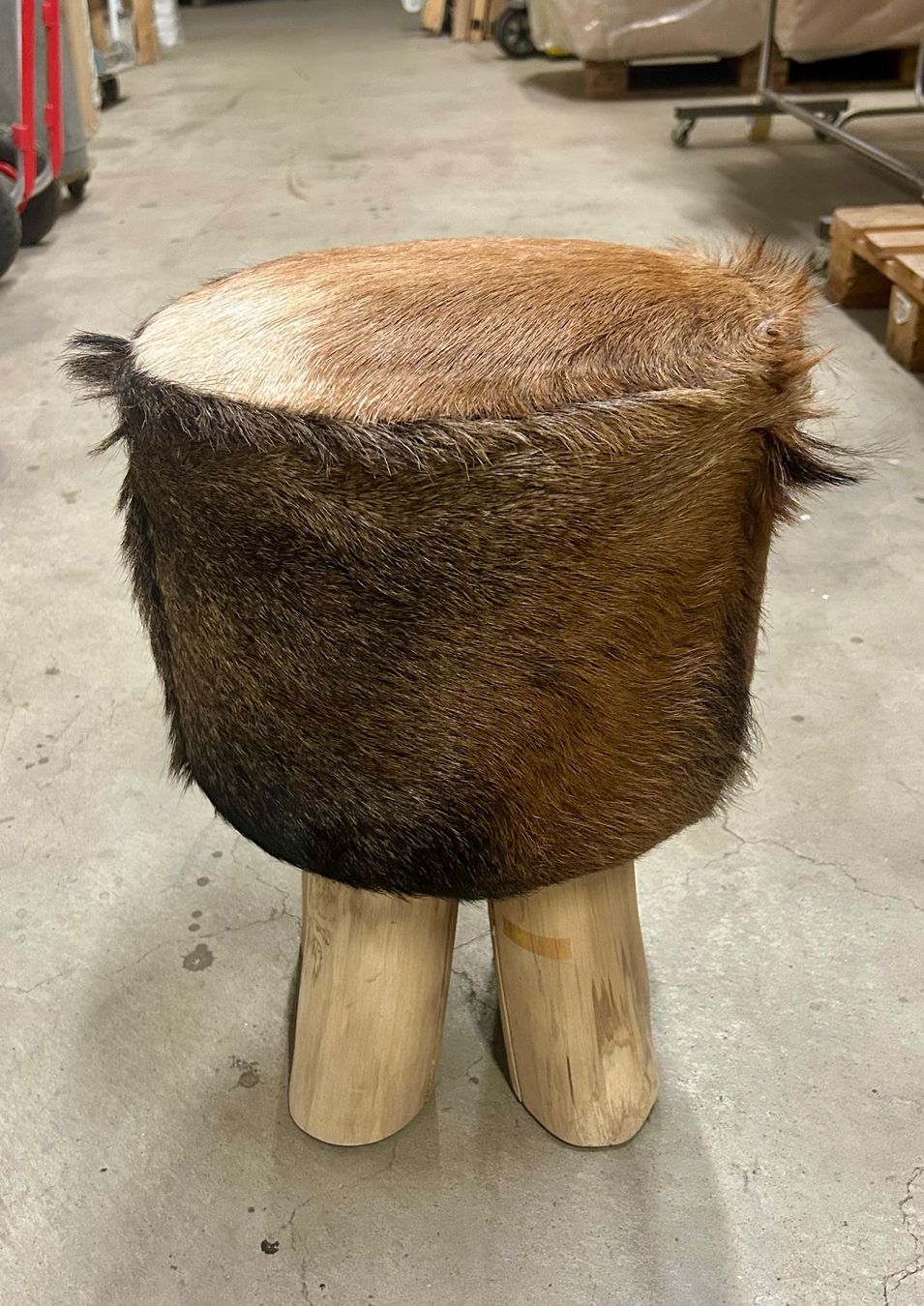 Tabourets: Hocker mit Fell – D'occasion à Horgen par briri