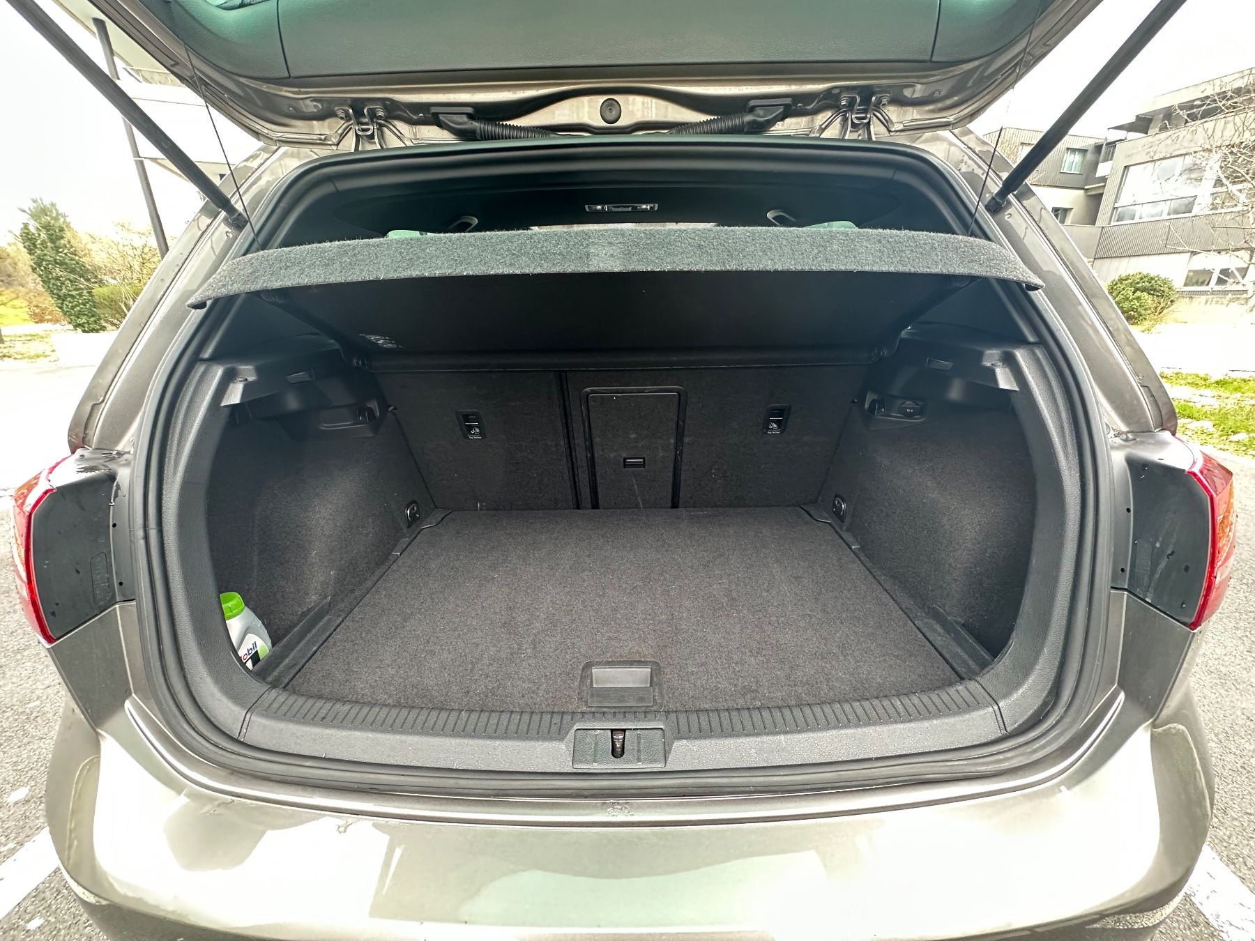 VW Automobili: VW Golf VII 1.4 TSI  R-Line – Usato da Feuerthalen venduto da driven 8
