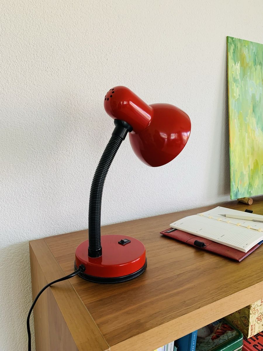 Lampade: Lampe vintage laquée rouge, bel objet – Usato da La Tour-de-Treme venduto da Noura-Noam 1