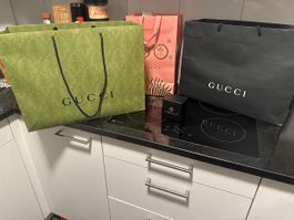 3 Gucci Einkaufstaschen 1 versace Box Original
